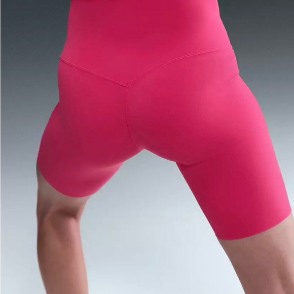 Nike Women's Zenvy Biker Shorts Size Medium - Picture 2 of 8